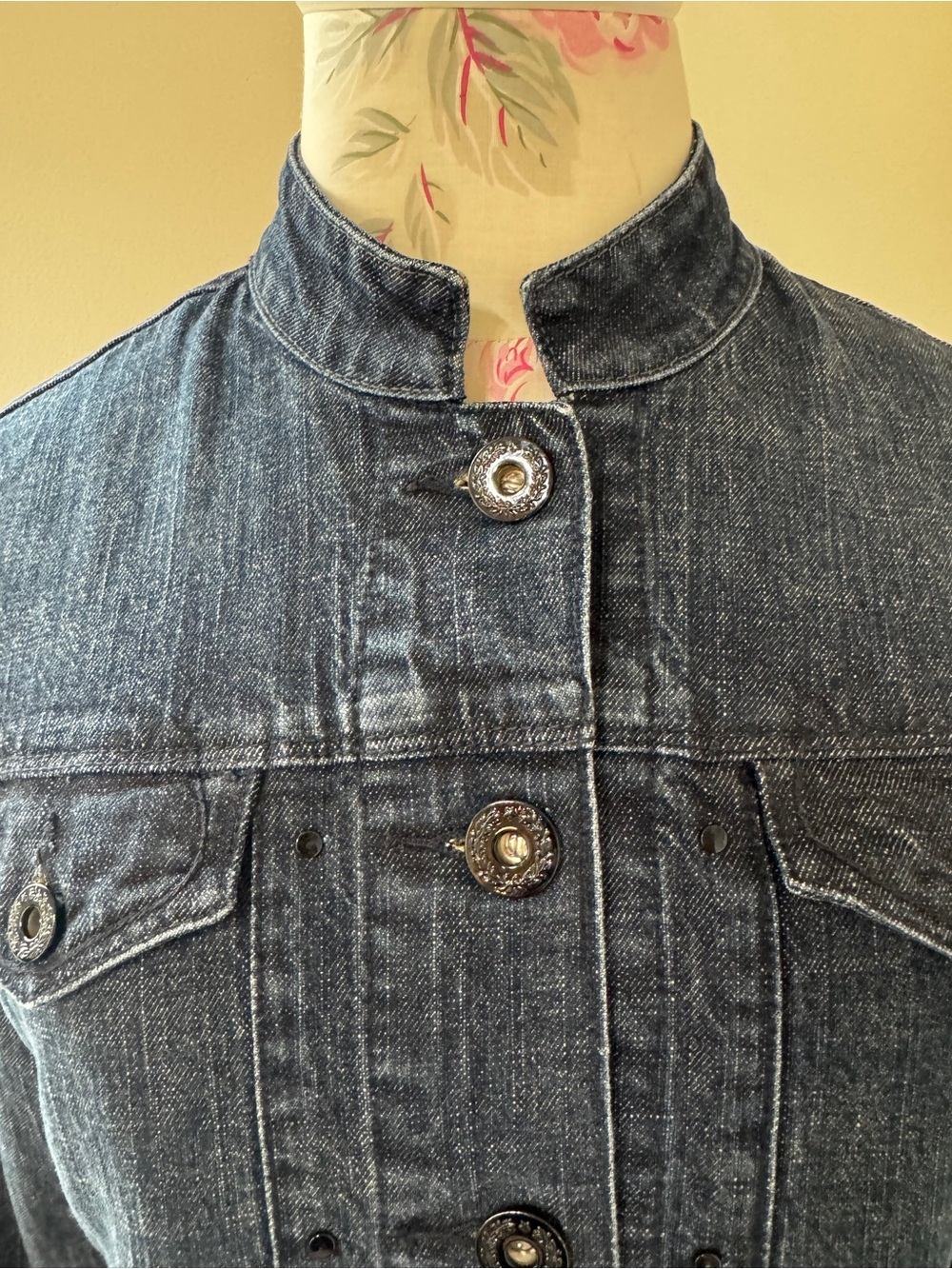 Levi’s Dark Indigo Denim Jacket - Women's Stand Collar Jean Jacket - Picture 4 of 16